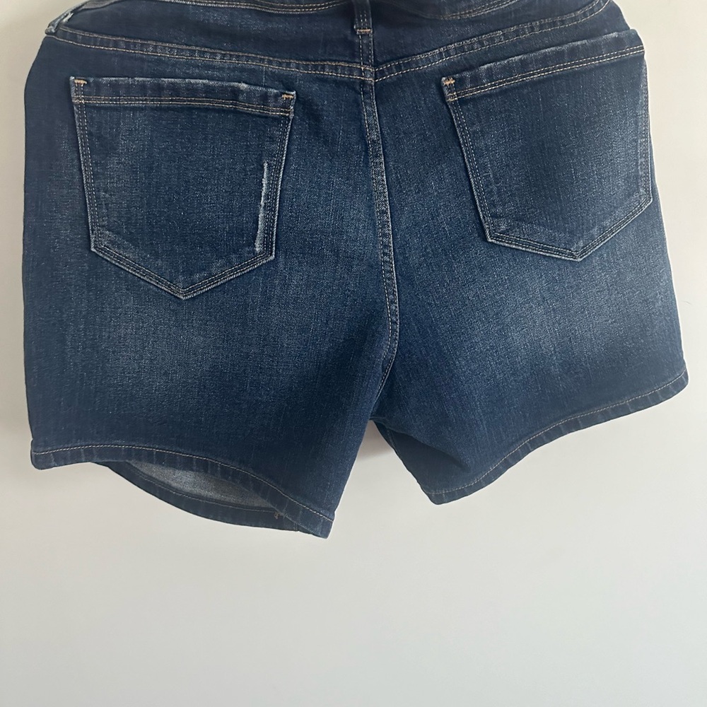 Old Navy | Shorts | Old Navy
Chesapeake Blue Denim Sweet Heart... - Picture 2 of 3